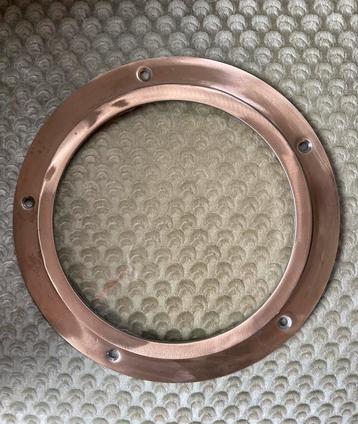 Patrijspoort / Lichtrand van brons beschikbaar voor biedingen