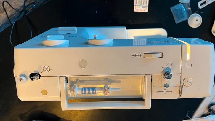 Nette Naaimachine, merk Singer model 1120, Hobby en Vrije tijd, Naaimachines en Toebehoren, Gebruikt, Naaimachine, Singer, Ophalen of Verzenden