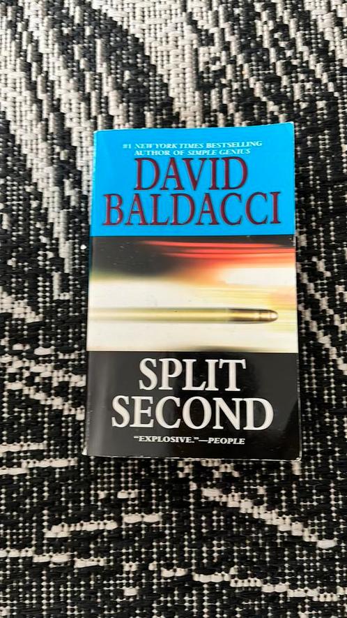 Boek Split second te koop, Boeken, Detectives, Gelezen, Ophalen of Verzenden