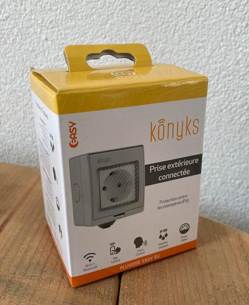 Konyks buitenstopcontact met Google assistent ondersteuning., Doe-het-zelf en Verbouw, Elektra en Kabels, Nieuw, Stopcontact, Ophalen of Verzenden