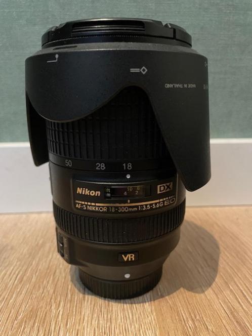 Nikon 18-300 1:3.5-5.6 G ED, Audio, Tv en Foto, Fotografie | Lenzen en Objectieven, Zo goed als nieuw, Telelens, Ophalen