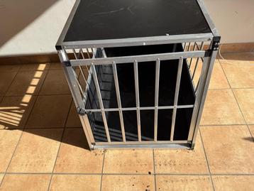 Honden bench beschikbaar voor biedingen