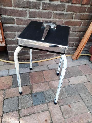 Bijzettafel kruk plantentafel nachtkastje,lees beschrijving beschikbaar voor biedingen