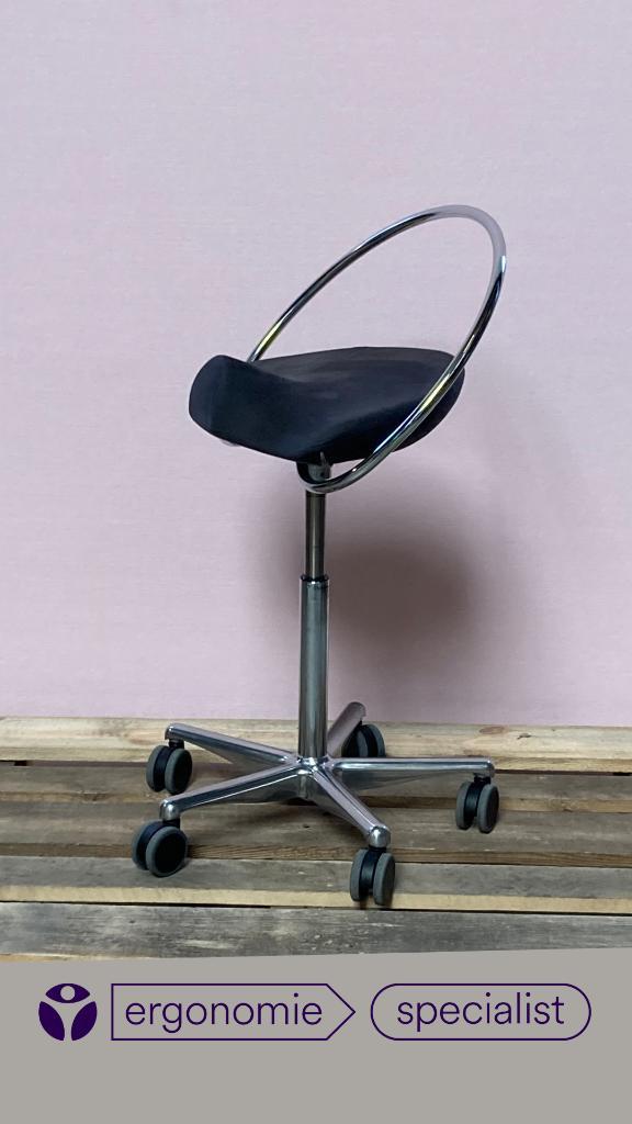 Dynamostol zadelkruk Alcantara grijs, Huis en Inrichting, Bureaustoelen, Nieuw, Bureaukruk, Grijs, Ergonomisch, Ophalen of Verzenden
