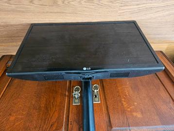 LG 24MT47D 24 Inch TV display HDMI, VGA, SCART werkend? beschikbaar voor biedingen