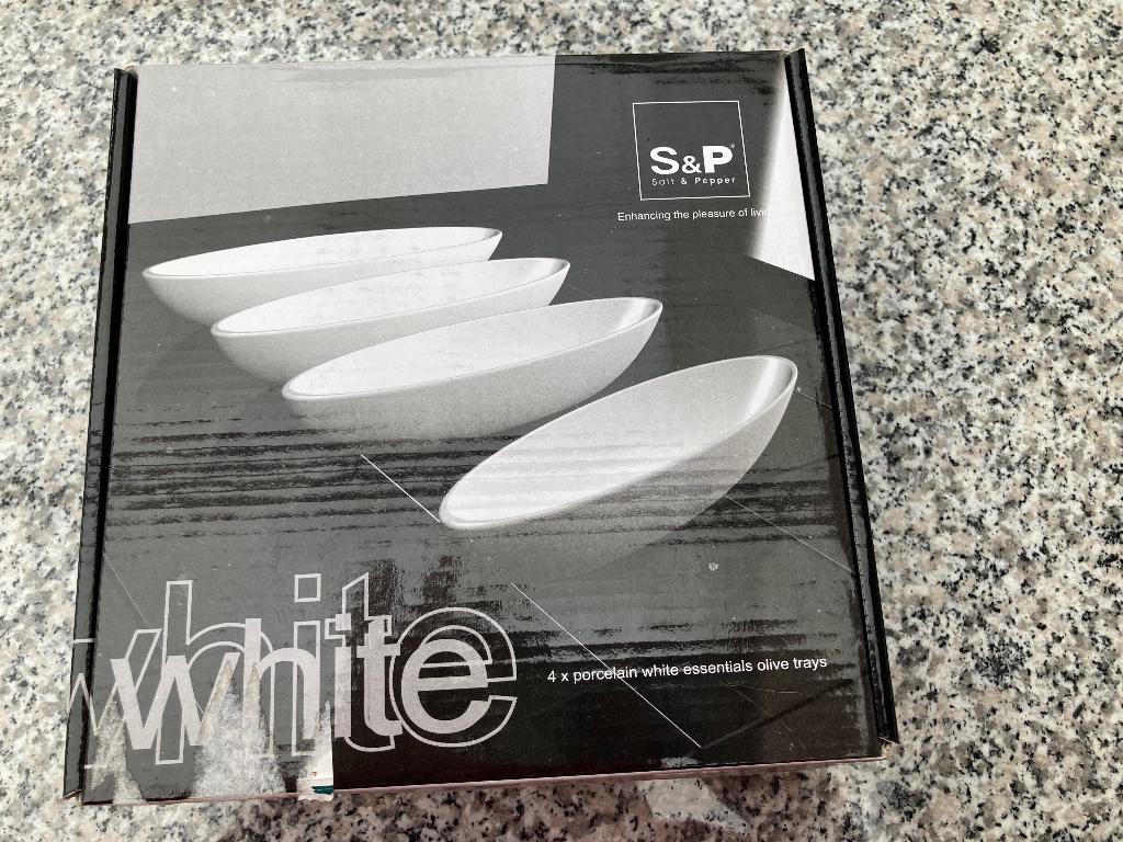 8 schaaltjes van Salt & Pepper (nieuw), Huis en Inrichting, Nieuw, Ophalen of Verzenden, Schaal of Schalen, Overige stijlen