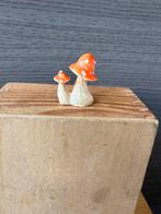 Kunststof paddestoel - hxbxd 3.2x2.5x1.7cm, Ophalen of Verzenden, Poppenhuis