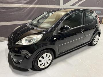 Peugeot 107 1.0 Active.5 deurs,airco,LED,trekhaak,Facelift ! beschikbaar voor biedingen