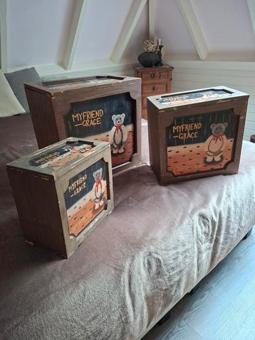 Vintage Houten Kisten met Teddybeer Motief beschikbaar voor biedingen