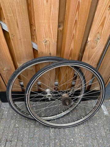 2x Fietswielen 28 Inch - Gebruikt beschikbaar voor biedingen