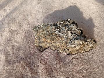 Pyriet Mineraal 951 gram beschikbaar voor biedingen