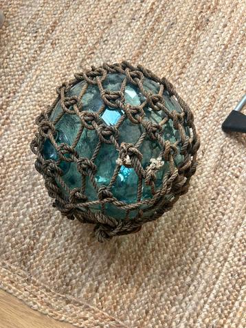 Oude Visserij Boei beschikbaar voor biedingen