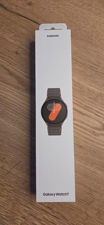 Samsung Galaxy Watch 7 LTE 40 MM - nieuw beschikbaar voor biedingen