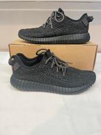 Yeezy Boost 350 Pirate Black V1 - EU 43 1/3, Zwart, Ophalen of Verzenden, Yeezy, Sneakers of Gympen