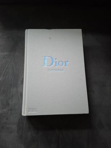 Dior Catwalk - Thames & Hudson beschikbaar voor biedingen