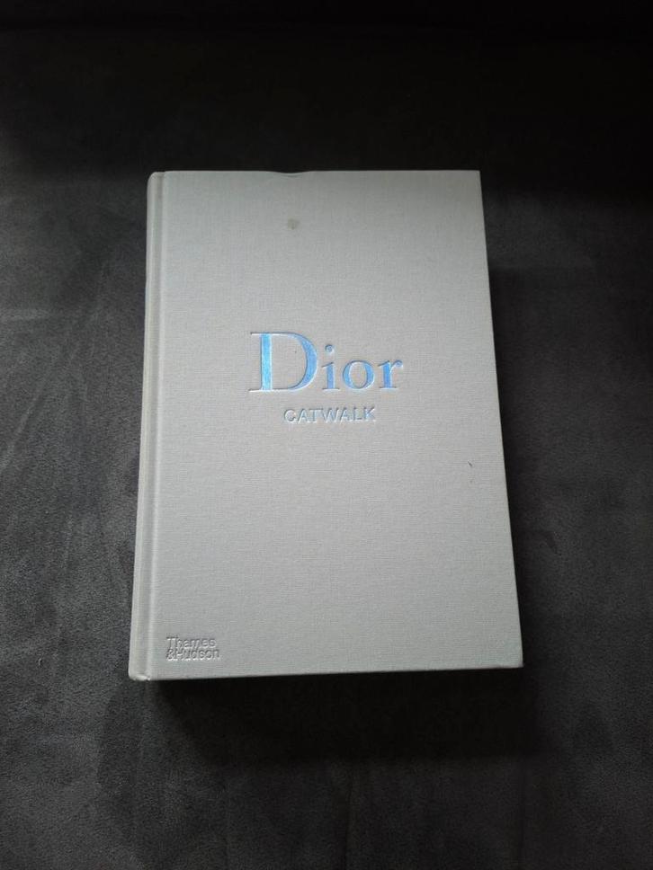 Dior Catwalk - Thames & Hudson, Boeken, Mode, Ophalen of Verzenden
