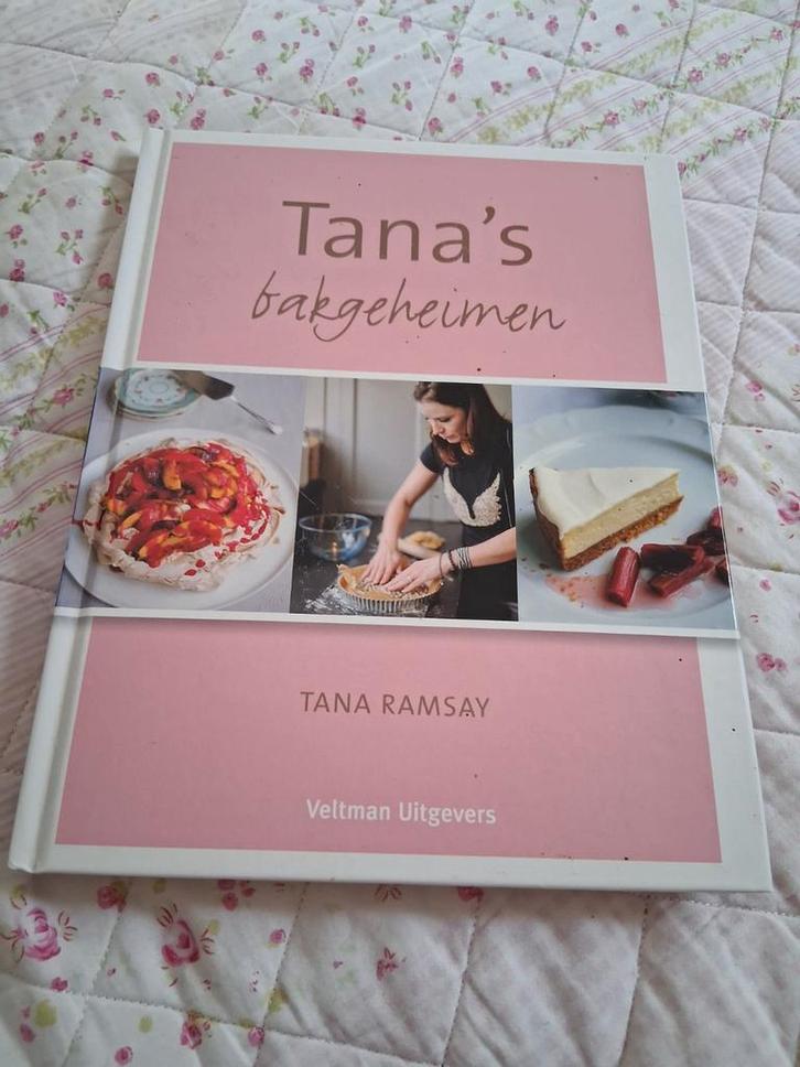 Tana Ramsay - Tana's bakgeheimen, Boeken, Kookboeken, Zo goed als nieuw, Ophalen of Verzenden