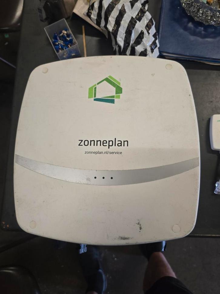 Omvormer zonnepanelen R5-3K-S1-15, Doe-het-zelf en Verbouw, Elektra en Kabels, Gebruikt, Overige typen, Ophalen