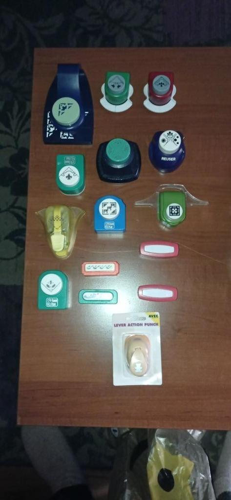 Verschillenden ponsen., Hobby en Vrije tijd, Kaarten | Zelf maken, Gebruikt, Pons of Mal, Overige thema's, Ophalen of Verzenden