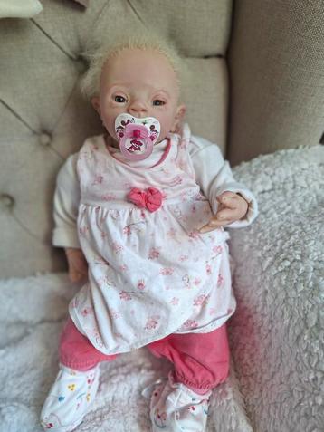 Lieve en bijzondere reborn baby (down syndroom) beschikbaar voor biedingen