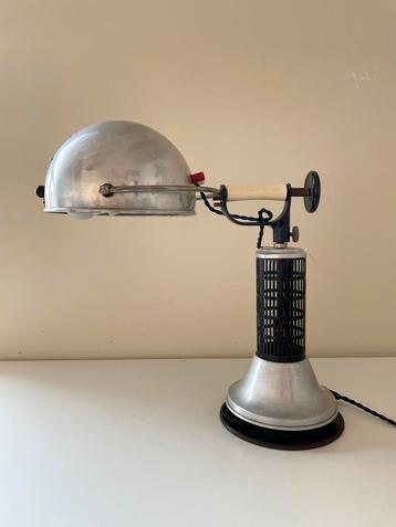 Geweldige art deco, Bauhaus tafellamp, Hanau Heraeus 1930s beschikbaar voor biedingen