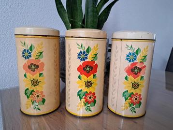2 vintage Verkade beschuitbussen met bloemen prijs per stuk beschikbaar voor biedingen