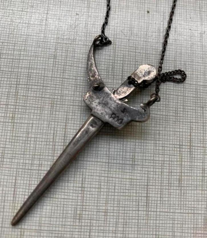 Ketting antieke zilveren 800 miniatuur Kris Indonesië’s, Sieraden, Tassen en Uiterlijk, Antieke sieraden, Ophalen of Verzenden