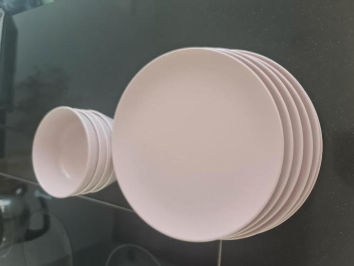 Ikea servies mat-roze farglar, Huis en Inrichting, Keuken | Servies, Zo goed als nieuw, Bord(en), Overige stijlen, Aardewerk, Ophalen of Verzenden