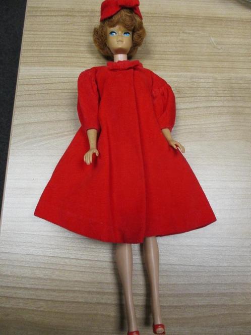 VINTAGE BARBIE BUBBLE CUT SIDEPART RED HAIR met kleding NM, Verzamelen, Poppen, Gebruikt, Fashion Doll, Ophalen of Verzenden