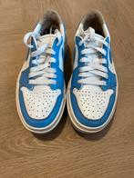 Jordan 1 low blauw, Kleding | Dames, Schoenen, Blauw, Ophalen of Verzenden, Sneakers of Gympen, Zo goed als nieuw