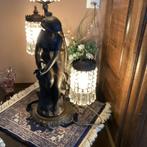 Antiek bronzen schemerlamp, Huis en Inrichting, Lampen | Tafellampen, Overige materialen, Gebruikt, Ophalen of Verzenden, Antieke bronzen schemerlamp met groot beeld