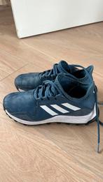 Hockeyschoenen adidas veld maat 34 zgan, Sport en Fitness, Hockey, Ophalen of Verzenden, Zo goed als nieuw, Schoenen