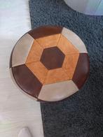 Voetbal poef / kruk, Huis en Inrichting, Banken | Voetenbanken en Poefen, Minder dan 50 cm, Rond, Ophalen of Verzenden, Zo goed als nieuw