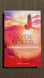 Theo Visser - Leven in Gods tegenwoordigheid, Ophalen of Verzenden, Zo goed als nieuw, Theo Visser