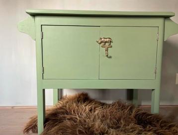 Brocante kastje dressoir  beschikbaar voor biedingen