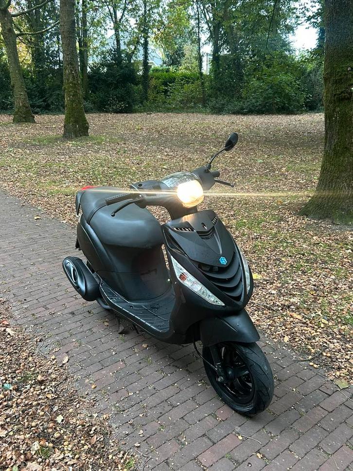 Piaggio zip Brom, Fietsen en Brommers, Scooters | Piaggio, Gebruikt, Zip, Benzine, Ophalen