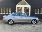 BMW 5 Serie 530i Executive Aut/Ecc/Navi/Pdc/Lm (bj 2004), Auto's, Automaat, Gebruikt, Zwart, 2000 kg