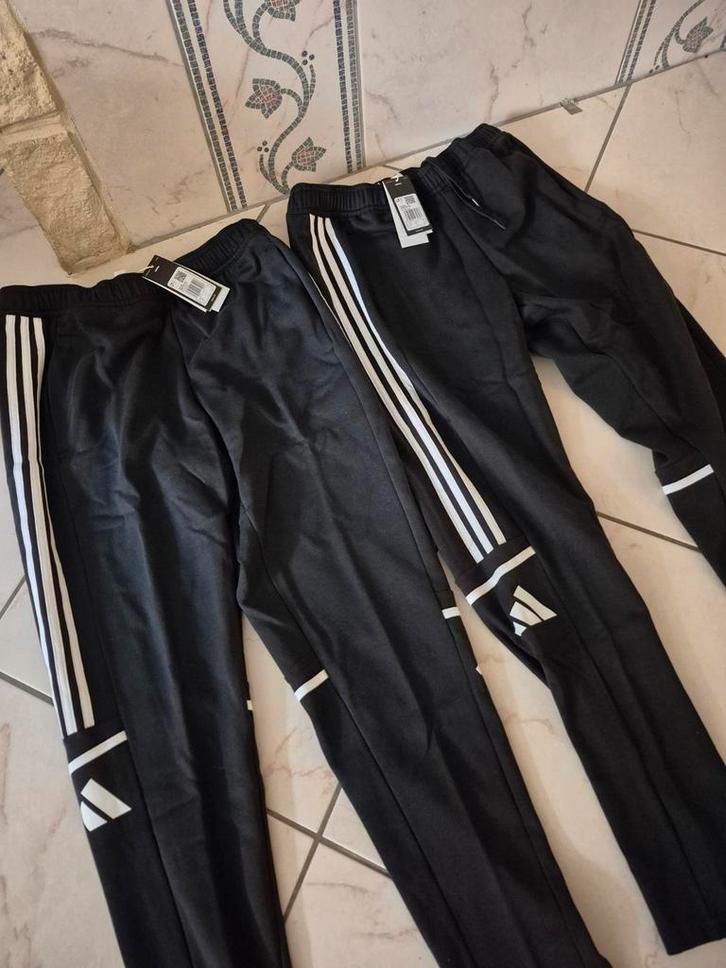 Adidas trainingsbroek Squadra 25 maat M en L, Kleding | Heren, Sportkleding, Nieuw, Algemeen, Zwart, Ophalen of Verzenden