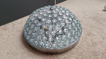 Plafondlamp met mooie kristalsteentjes beschikbaar voor biedingen