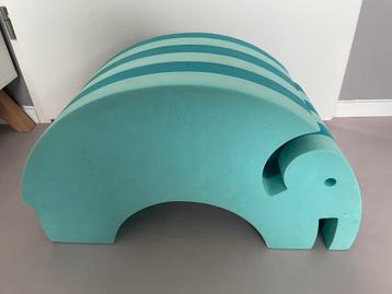 Bobles olifant beschikbaar voor biedingen