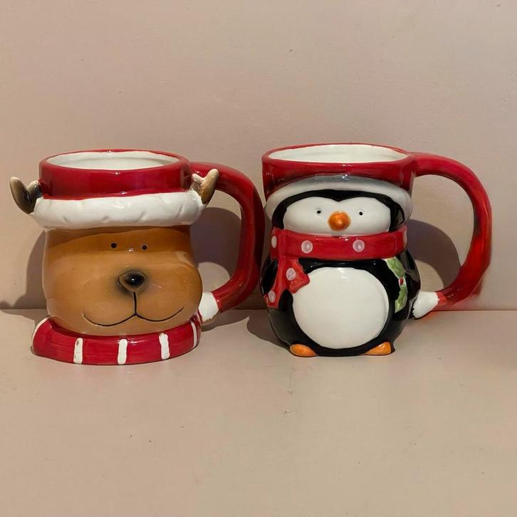 2 Kerstmokken - Rendier & Pinguïn, Huis en Inrichting, Keuken | Keukenbenodigdheden, Zo goed als nieuw, Ophalen of Verzenden