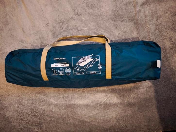 Quechua Opblaasbare lattenbodem 70x200, Caravans en Kamperen, Luchtbedden, Zo goed als nieuw, 1-persoons, Ophalen