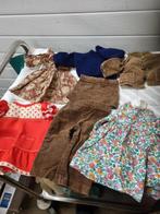 poppenkleertjes twee maten jaren 70, Verzamelen, Poppen, Ophalen of Verzenden