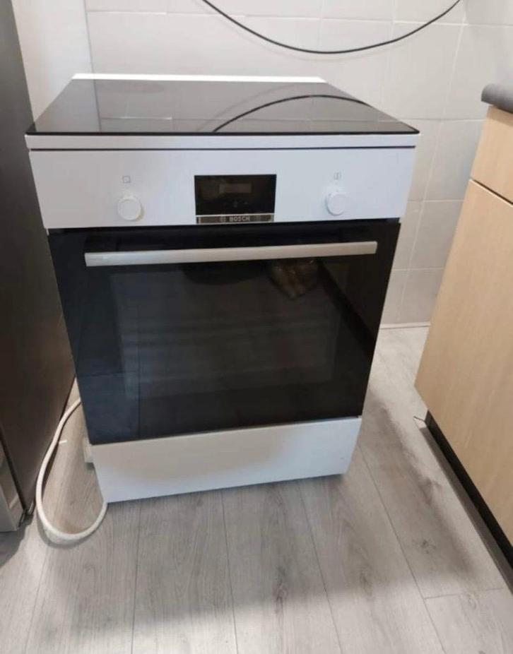 Fornuis, Witgoed en Apparatuur, Fornuizen, Zo goed als nieuw, Vrijstaand, Gas, 4 kookzones, 85 tot 90 cm, Ophalen