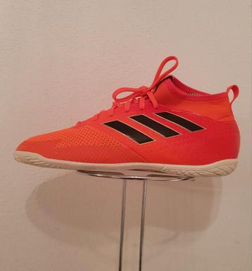 Adidas zaalvoetbalschoenen - Maat 37.5 beschikbaar voor biedingen