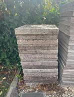 Gratis;  Beton(grind)tegels 50x50 14 stuks, Tuin en Terras, Tegels en Klinkers, Ophalen, Zo goed als nieuw, Beton, Terrastegels