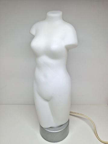 James & Poki Co gematteerd glazen torso tafellamp, 1990 beschikbaar voor biedingen