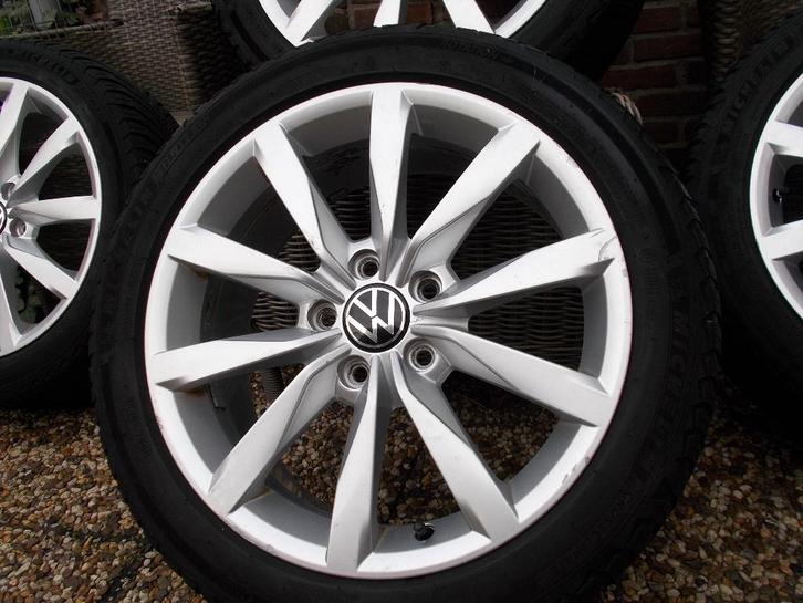 VW 17 INCH 225/45R17 ALL SEASON BANDEN, Auto-onderdelen, Banden en Velgen, Banden en Velgen, All Season, 17 inch, 225 mm, Nieuw