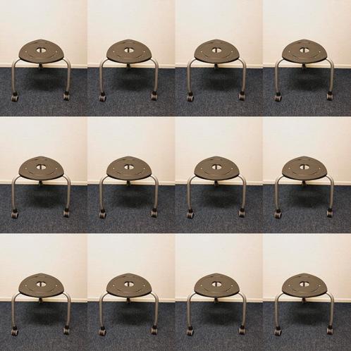 12x Ahrend Kunststof Schoolkruk met Wieltjes, Huis en Inrichting, Krukjes, Gebruikt, Kunststof, Ophalen