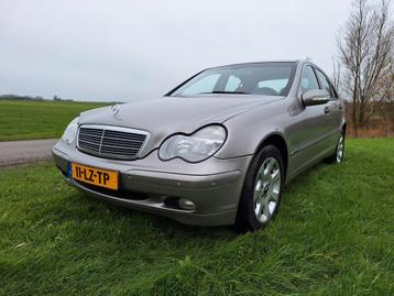 Mercedes-Benz C-Klasse 1.8 C180 Kompr Sedan AUT 2003 Grijs beschikbaar voor biedingen